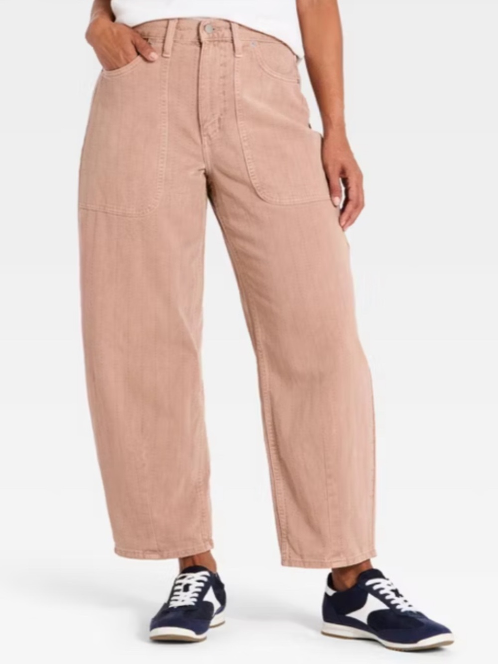 Universal Thread High-Rise Easy Barrel Leg Jean. Size 6. Beige